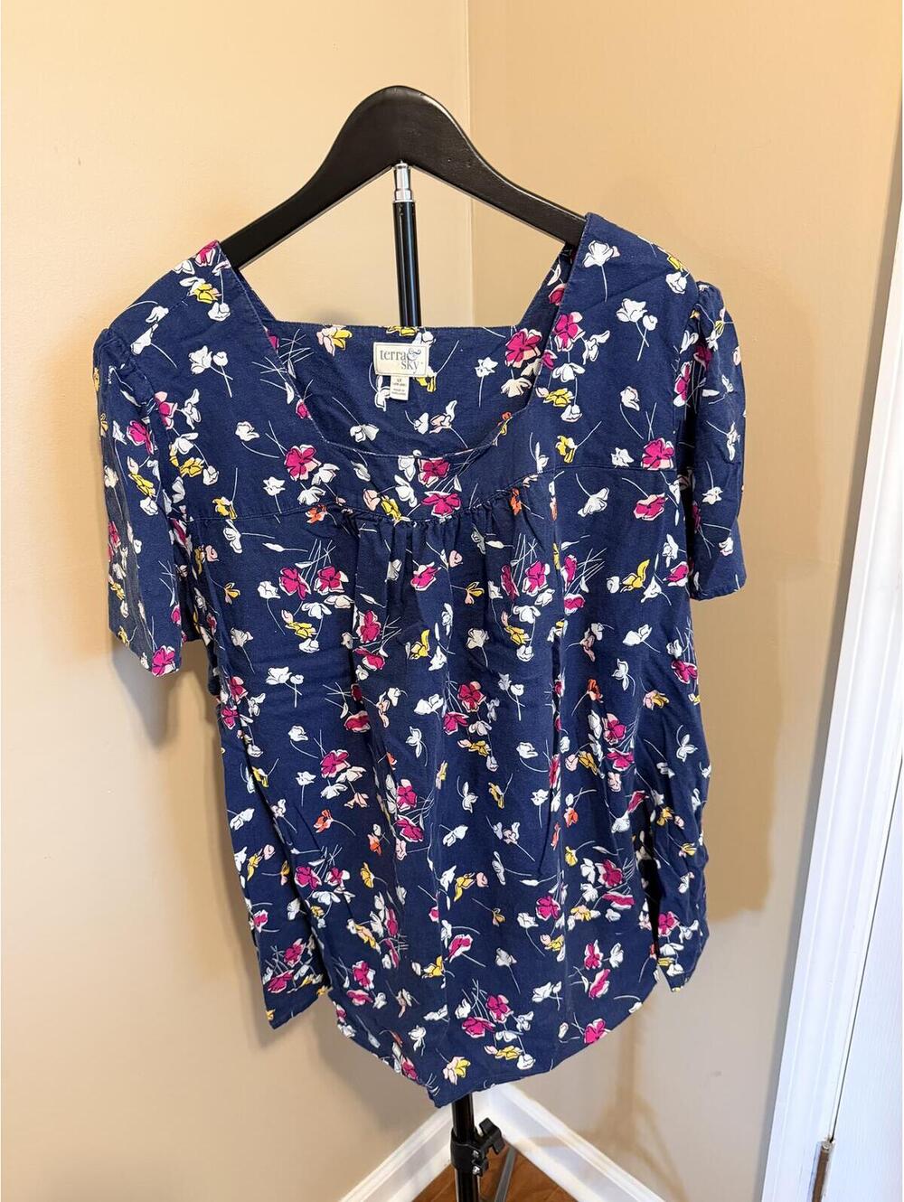 Terra & Sky Floral Linen Blend Top 1X Navy Boho Peasant Blouse Plus Size